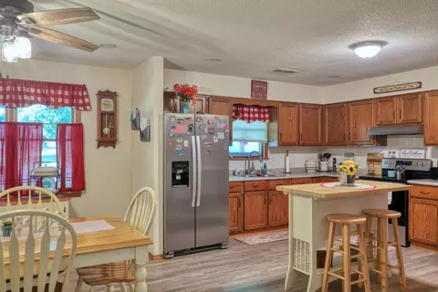 Kitchen - 708 E Walnut St, Steeleville, IL 62288 photo 5 of 8