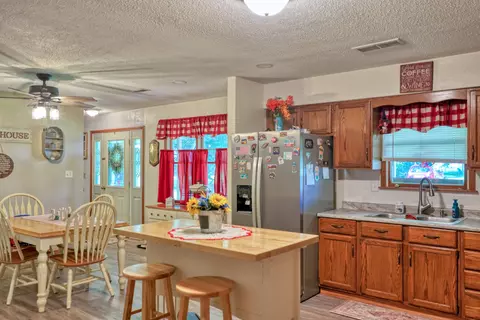 Kitchen - 708 E Walnut St, Steeleville, IL 62288 photo 6 of 8
