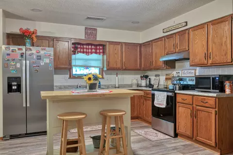 Kitchen - 708 E Walnut St, Steeleville, IL 62288 photo 3 of 8