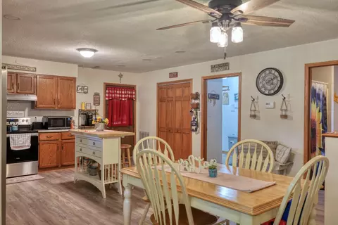 Dining - 708 E Walnut St, Steeleville, IL 62288 photo 1 of 2
