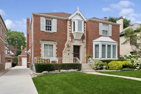 6026 N Forest Glen Ave, Chicago, IL 60646