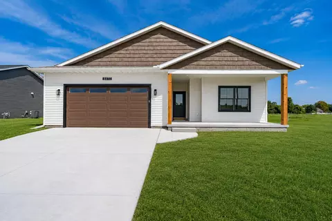 4610 W 12th St, Davenport, IA 52804