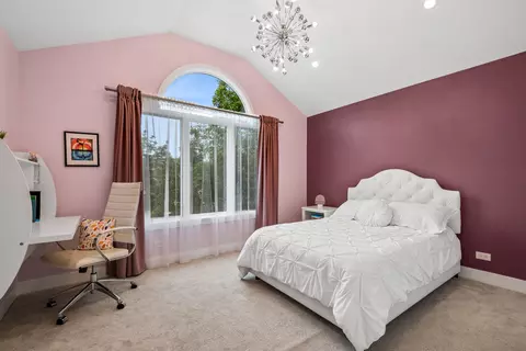 Bedroom - 695 E Nerge Rd, Roselle, IL 60172 photo 3 of 4
