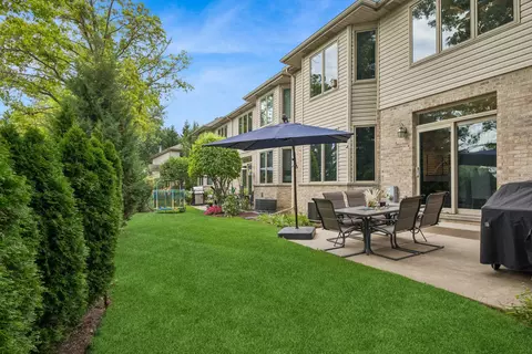 Exterior - 695 E Nerge Rd, Roselle, IL 60172 photo 2 of 2