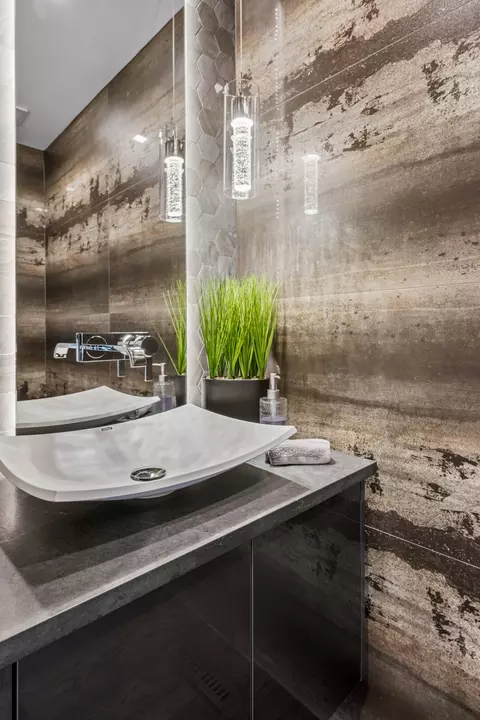 Bath - 695 E Nerge Rd, Roselle, IL 60172 photo 1 of 3