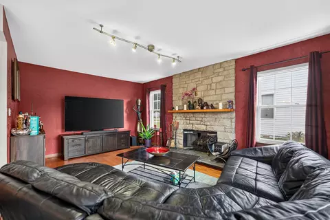 Living - 551 Foxford Rd, Bartlett, IL 60103 photo 1 of 3