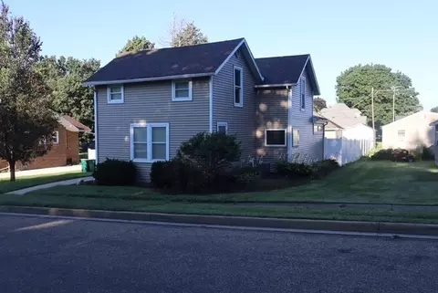 Exterior - 117 4th St, Walnut, IL 61376 photo 3 of 4