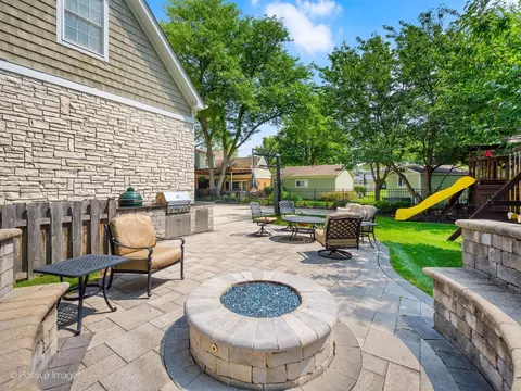 Exterior - 302 E Wilson St, Elmhurst, IL 60126 photo 4 of 7