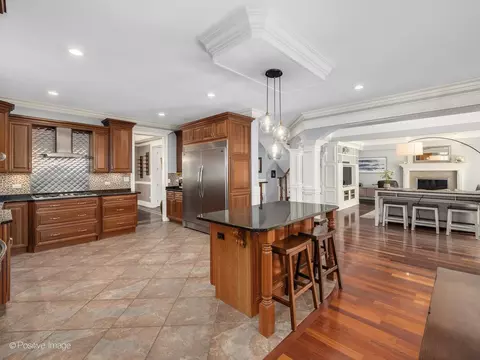 Kitchen - 302 E Wilson St, Elmhurst, IL 60126 photo 2 of 3