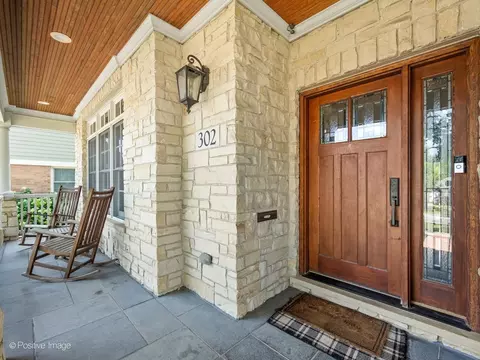 Exterior - 302 E Wilson St, Elmhurst, IL 60126 photo 3 of 7