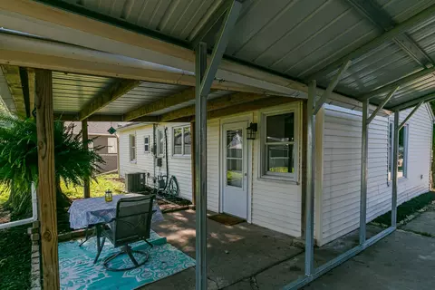 Exterior - 3803 11th Ave, Moline, IL 61265 photo 5 of 9