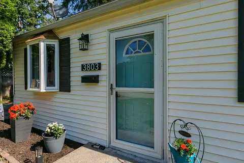 Exterior - 3803 11th Ave, Moline, IL 61265 photo 3 of 9