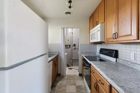 Kitchen - 3803 11th Ave, Moline, IL 61265 photo 1 of 4