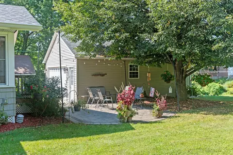 Exterior - 242 Cliff Ct, Silvis, IL 61282 photo 4 of 7