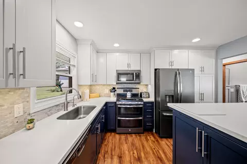 Kitchen - 242 Cliff Ct, Silvis, IL 61282 photo 1 of 2