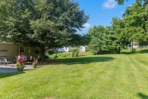 Exterior - 242 Cliff Ct, Silvis, IL 61282 photo 6 of 7