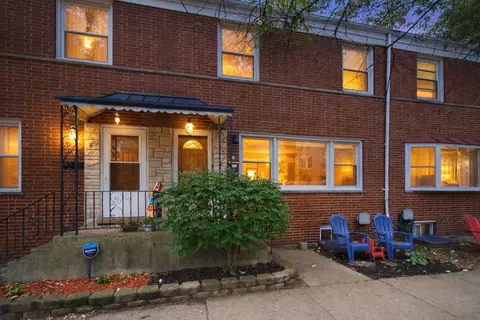 1903 W Sunnyside Ave, Chicago, IL 60640