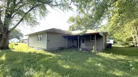 508 Euclid Ave, Iuka, IL 62849 photo 2