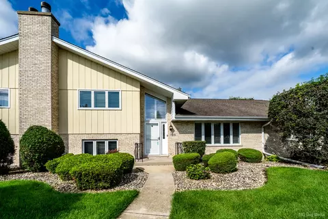 18116 John Charles Dr, Orland Park, IL 60467