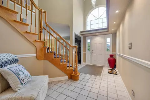 Entry Way - 2877 Sarah Ct, Elgin, IL 60124 photo 1 of 3