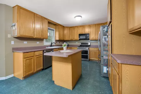 Kitchen - 2877 Sarah Ct, Elgin, IL 60124 photo 3 of 3