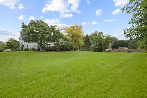 Exterior - 2877 Sarah Ct, Elgin, IL 60124 photo 2 of 6