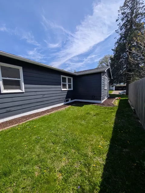 Exterior - 2505 23rd Avenue B Ave, Moline, IL 61265 photo 5 of 5