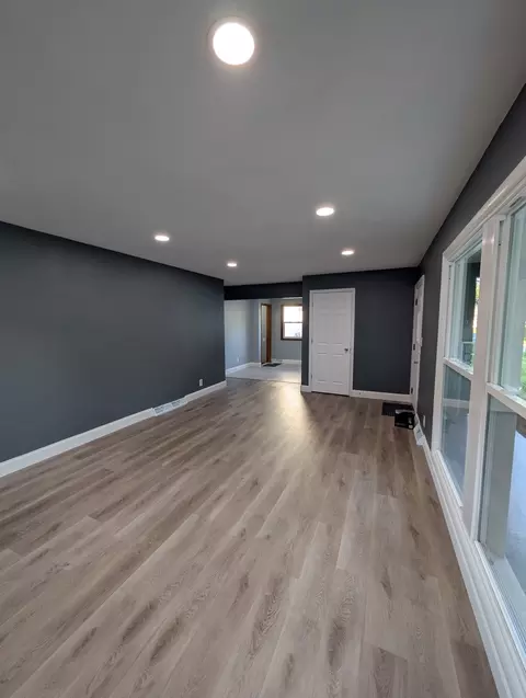 Living - 2505 23rd Avenue B Ave, Moline, IL 61265 photo 4 of 5