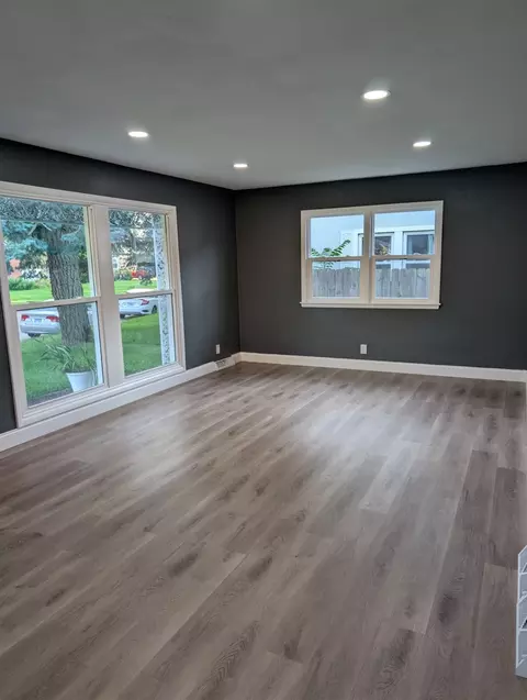 Living - 2505 23rd Avenue B Ave, Moline, IL 61265 photo 2 of 5
