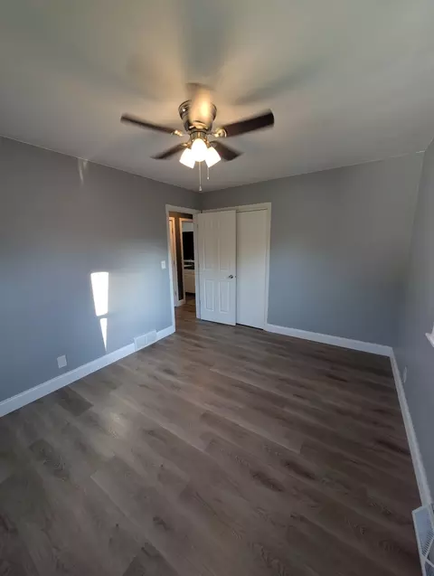 Bedroom - 2505 23rd Avenue B Ave, Moline, IL 61265 photo 4 of 8