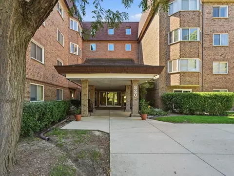 220 S Roselle Rd #321, Schaumburg, IL 60193