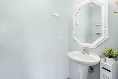 Bath - 5315 Sunmeadow Dr, Plainfield, IL 60586 photo 1 of 5