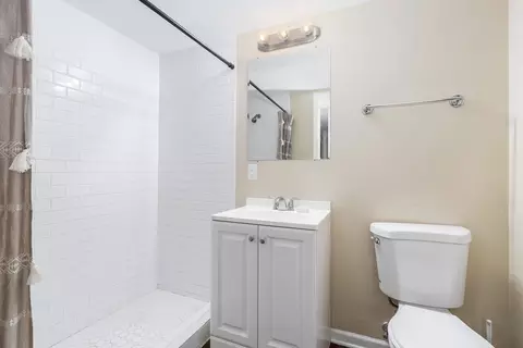 Bath - 5315 Sunmeadow Dr, Plainfield, IL 60586 photo 5 of 5
