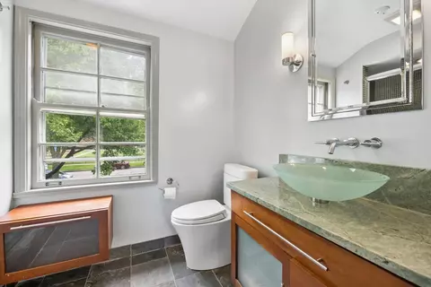 Bath - 1246 Franklin Ave, River Forest, IL 60305 photo 1 of 4