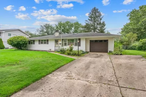 Exterior - 933 Carol Ave, Elgin, IL 60123 photo 1 of 3