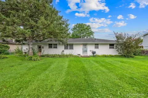 Exterior - 933 Carol Ave, Elgin, IL 60123 photo 2 of 3