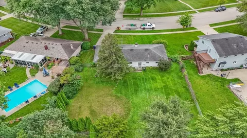 View/Area - 933 Carol Ave, Elgin, IL 60123 photo 5 of 7