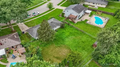 View/Area - 933 Carol Ave, Elgin, IL 60123 photo 6 of 7