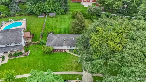 View/Area - 933 Carol Ave, Elgin, IL 60123 photo 2 of 7