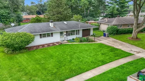 View/Area - 933 Carol Ave, Elgin, IL 60123 photo 1 of 7