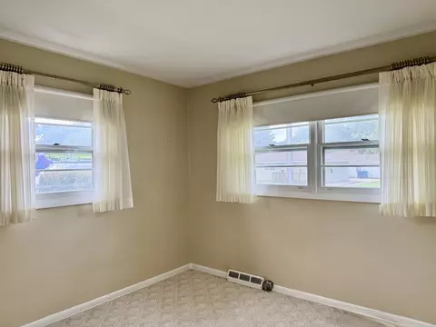 Bedroom - 2327 13th St, Peru, IL 61354 photo 3 of 7