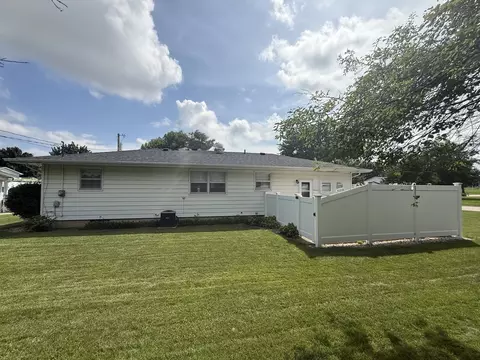 Exterior - 2327 13th St, Peru, IL 61354 photo 2 of 5