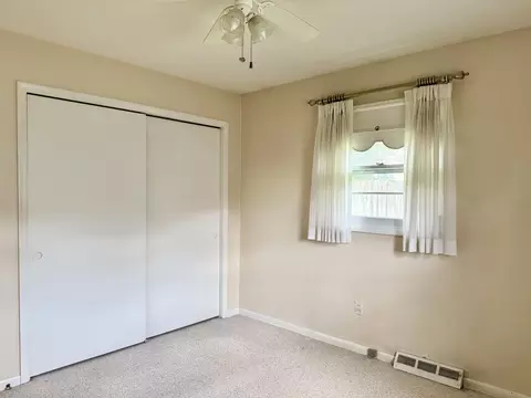 Bedroom - 2327 13th St, Peru, IL 61354 photo 6 of 7