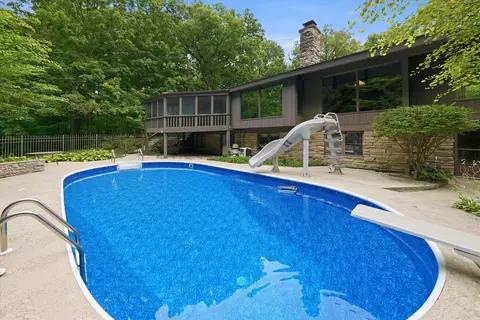 Exterior - 1664 E Rietveld Dr, Crete, IL 60417 photo 9 of 36