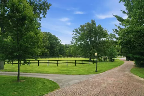 Exterior - 1664 E Rietveld Dr, Crete, IL 60417 photo 22 of 36