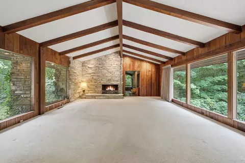 Living - 1664 E Rietveld Dr, Crete, IL 60417 photo 2 of 6