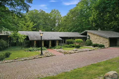 Exterior - 1664 E Rietveld Dr, Crete, IL 60417 photo 2 of 36