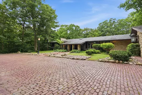 Exterior - 1664 E Rietveld Dr, Crete, IL 60417 photo 4 of 36
