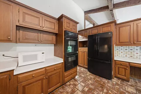Kitchen - 1664 E Rietveld Dr, Crete, IL 60417 photo 3 of 4