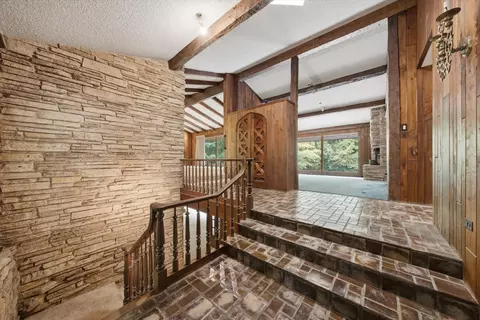Entry Way - 1664 E Rietveld Dr, Crete, IL 60417 photo 2 of 4